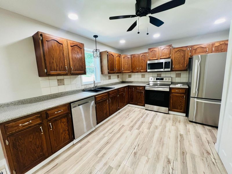 41 N Lake Drive NE, Newark, OH 43055 Photo 5