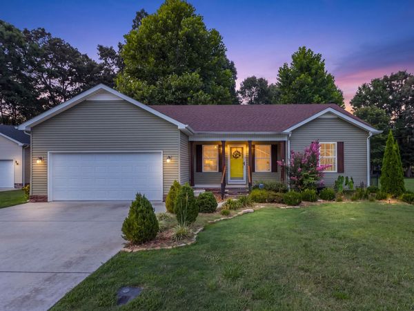 110 Collinwood Dr , Tullahoma, TN 37388