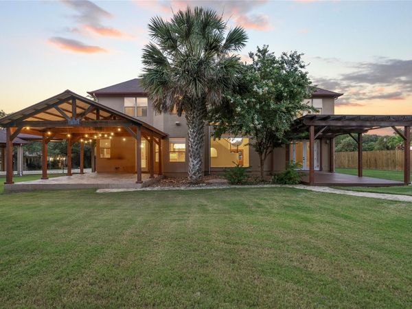 17 Horseshoe CT, New Braunfels, TX 78132