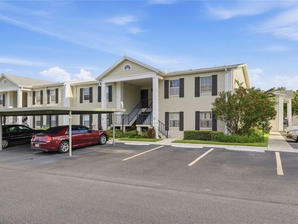 689 LAKE HOWARD DRIVE NW, Unit 213, WINTER HAVEN, FL 33880