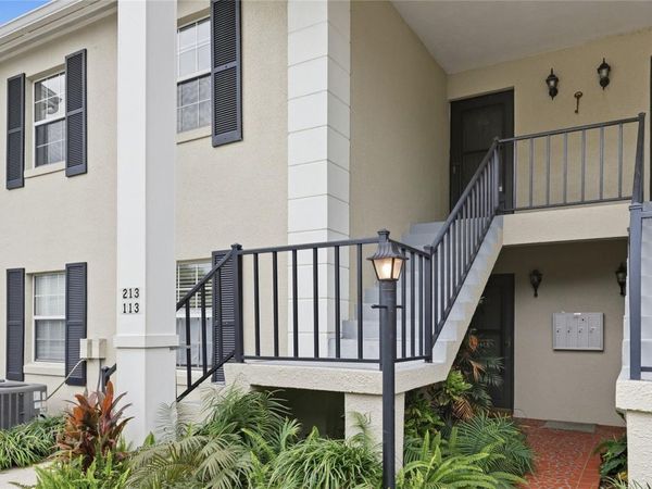 689 LAKE HOWARD DRIVE NW, Unit 213, WINTER HAVEN, FL 33880