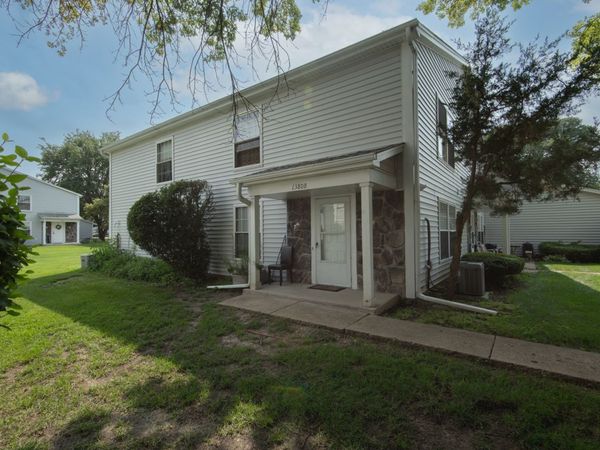 1380 N Glen Circle , Unit B, Aurora, IL 60506
