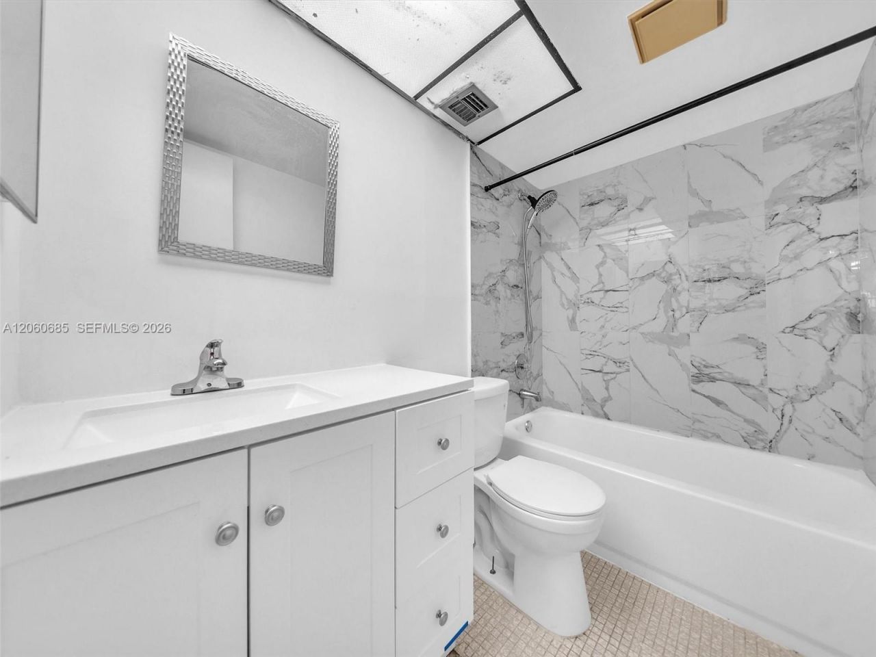 3070 NW 48th Ter, Unit 111, Lauderdale Lakes, FL 33313 Photo