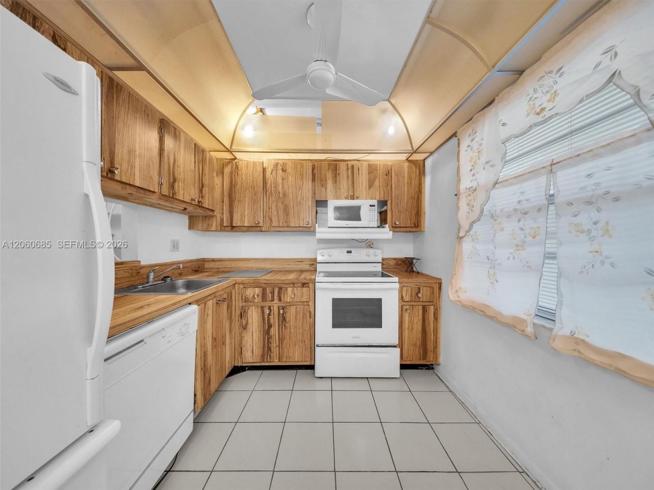 3070 NW 48th Ter, Unit 111, Lauderdale Lakes, FL 33313 Photo
