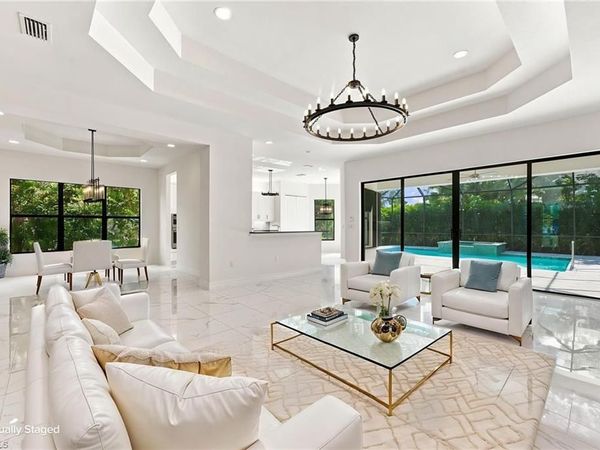 4617 Azalea DR, NAPLES, FL 34119