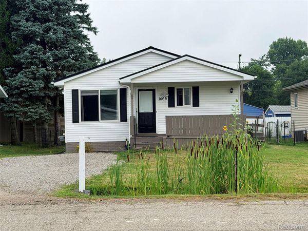 1465 E E Judd Road , Burton, Mi 48529
