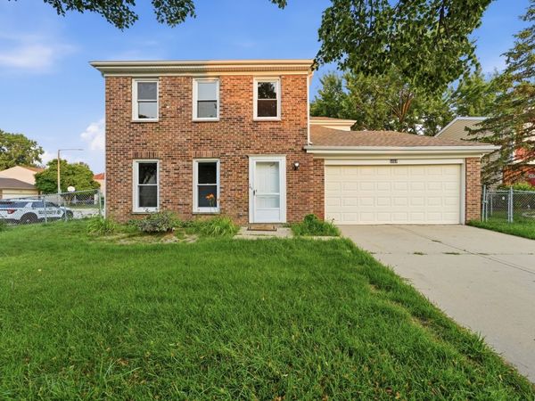 5039 Chambers Drive , Hoffman Estates, IL 60010