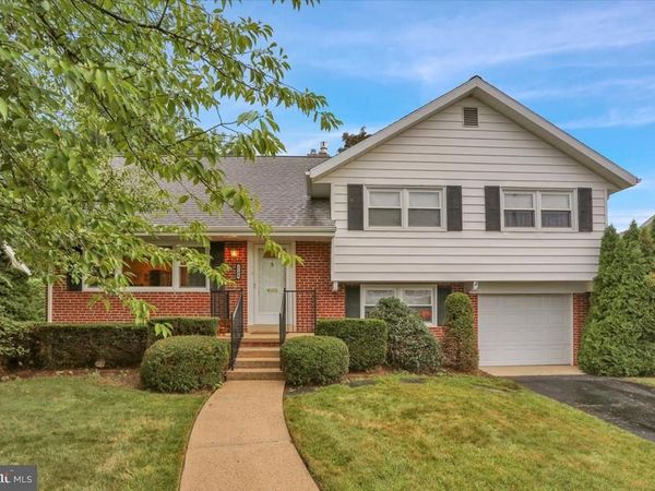 1108 WHITFIELD BOULEVARD , READING, PA 19609