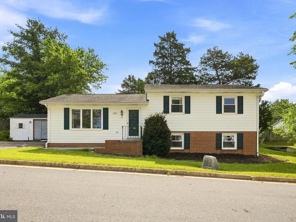 218 LOCUST DRIVE, STRASBURG, VA 22657