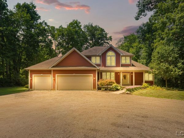 2850 Lee Marie , Adrian, MI 49221