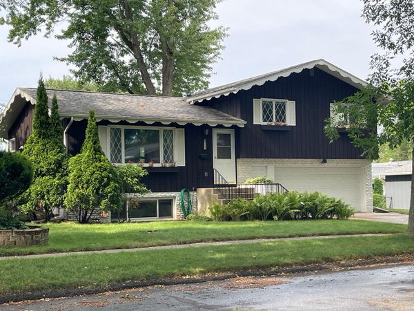 517 26th Street NW, Rochester, MN 55901