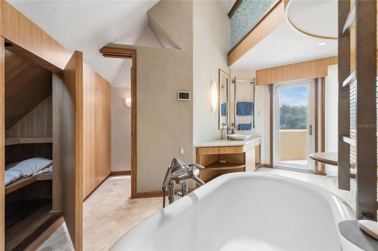 1800 N Peninsula Avenue, New Smyrna Beach, FL 32169 Photo