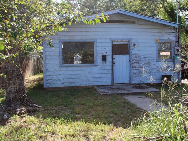 717 Omand, Pleasanton, TX 78064