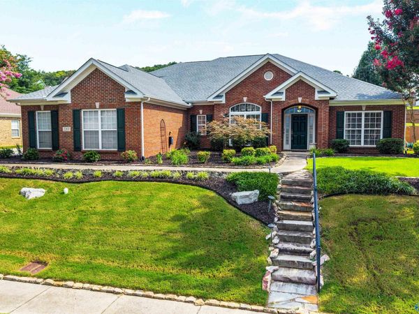 2207 Rosebrooke Drive SW, Huntsville, AL 35803
