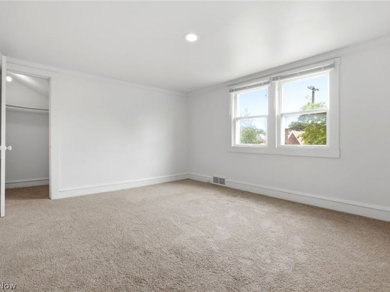 10113 Loretta Avenue, Cleveland, OH 44111 Photo 14