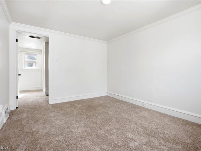 10113 Loretta Avenue, Cleveland, OH 44111 Photo 18