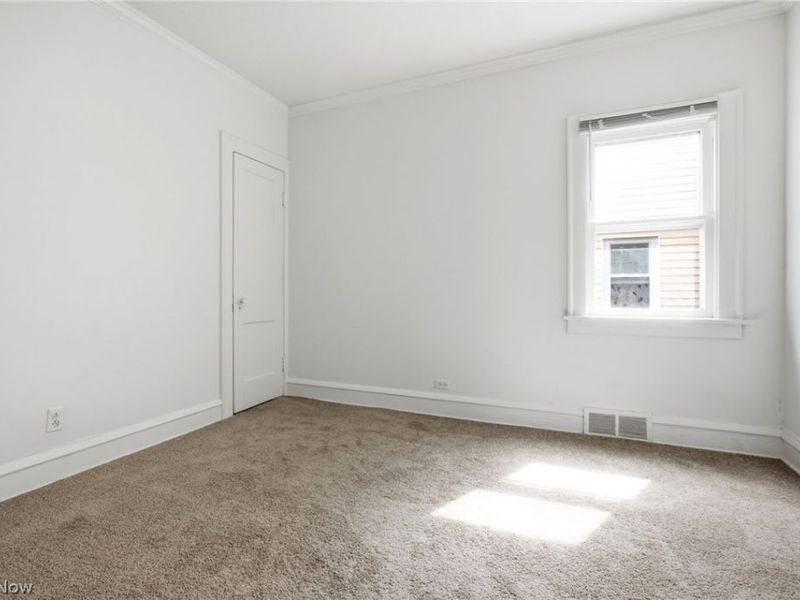 10113 Loretta Avenue, Cleveland, OH 44111 Photo 19