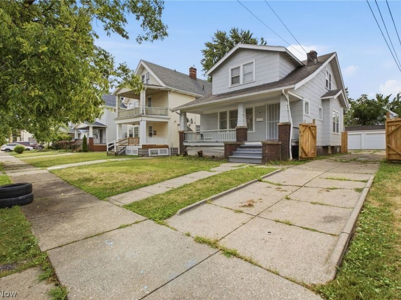 10113 Loretta Avenue, Cleveland, OH 44111 Photo 2