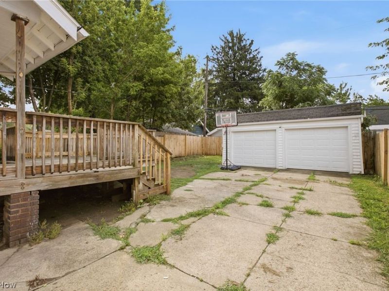 10113 Loretta Avenue, Cleveland, OH 44111 Photo 29