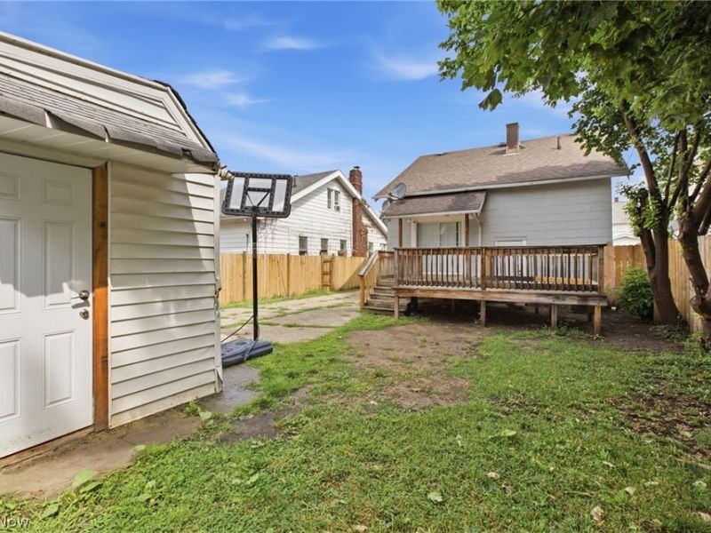 10113 Loretta Avenue, Cleveland, OH 44111 Photo 30