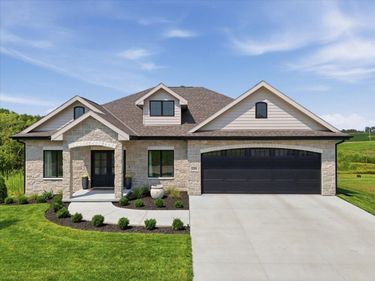 5304 W ARDMORE Street, COUNCIL BLUFFS, IA 51503