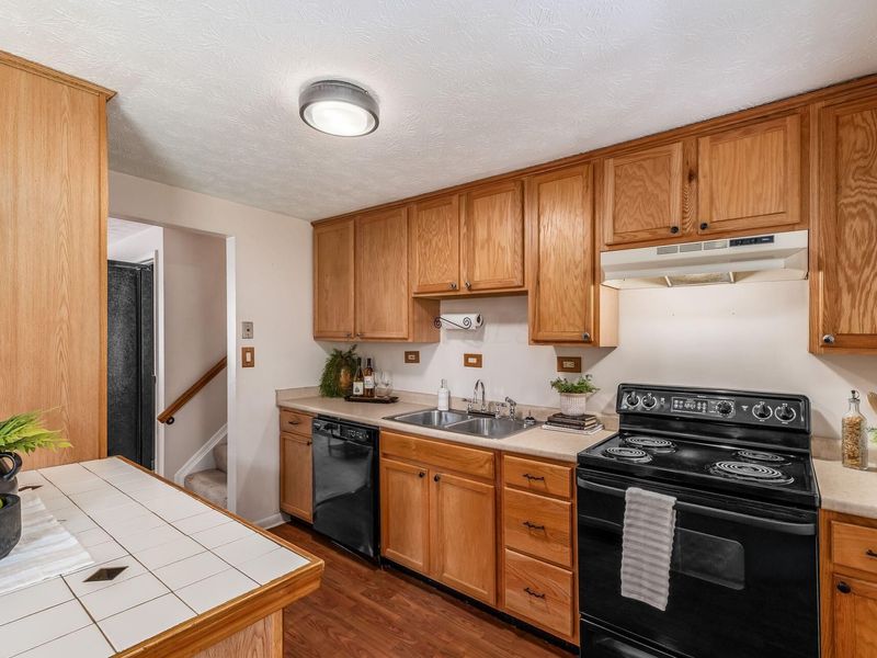 3358 Fontaine Road, Columbus, OH 43232 Photo 8