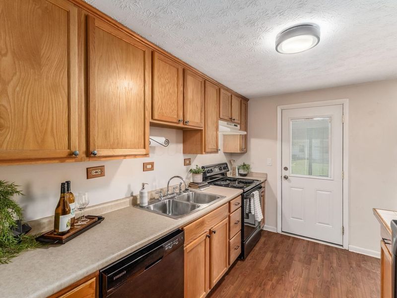 3358 Fontaine Road, Columbus, OH 43232 Photo 9