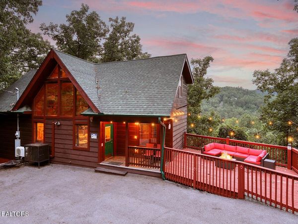 1742 Pulaski Lane, Sevierville, TN 37862
