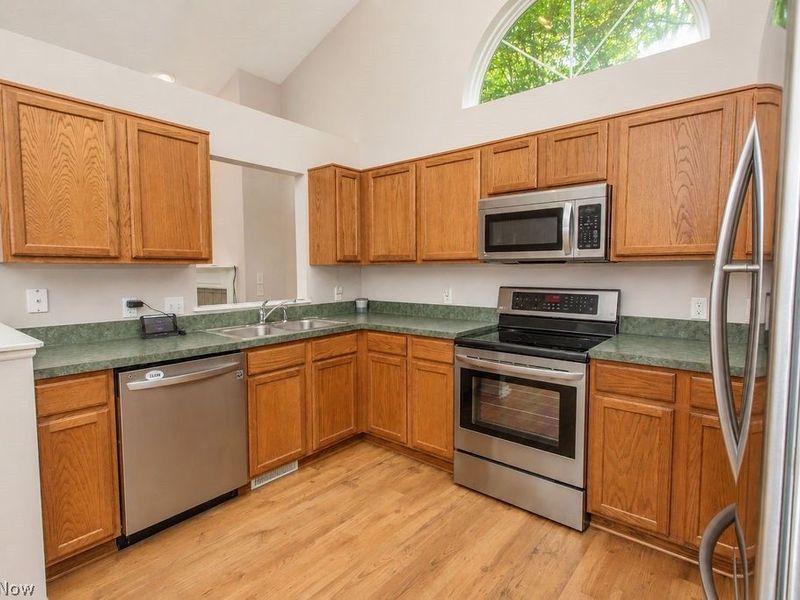 9020 Ashwood Court , Olmsted Falls, OH 44138 Photo 40