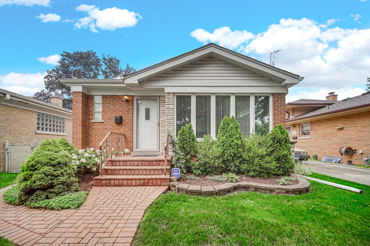 5526 Washington Street, Morton Grove, IL 60053 Main Photo