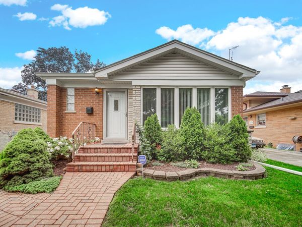 5526 Washington Street , Morton Grove, IL 60053
