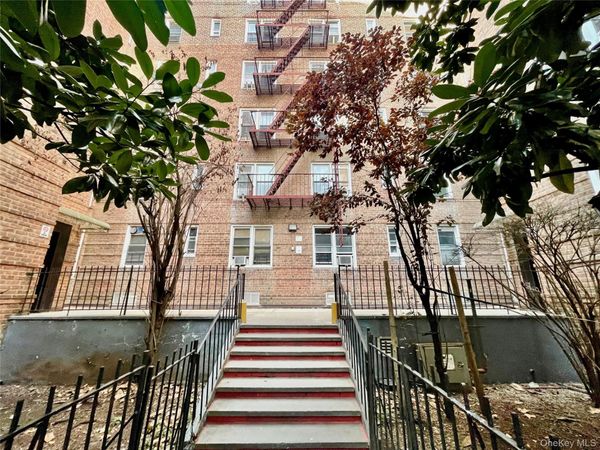 134-33 Blossom Ave, Unit 3B, Flushing, NY 11355