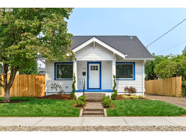 240 E CLARENDON ST, Gladstone, OR 97027