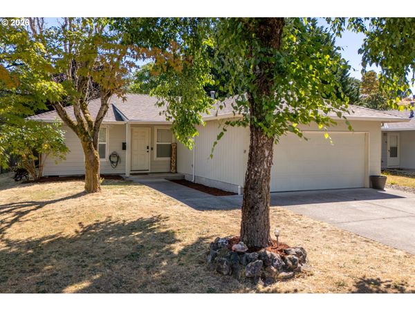 258 S 4TH ST, St. Helens, OR 97051