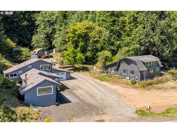 1995 N BAYVIEW RD, Waldport, OR 97394