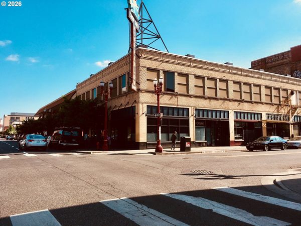 102 NW 4th AVE, Portland, OR 97209
