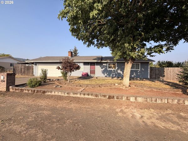 226 JOHNSON ST, Sutherlin, OR 97479