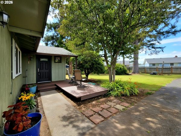 417 RAILROAD ST, Brookings, OR 97415