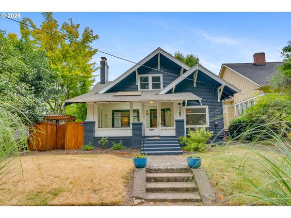 128 SE CESAR E CHAVEZ BLVD, Portland, OR 97214