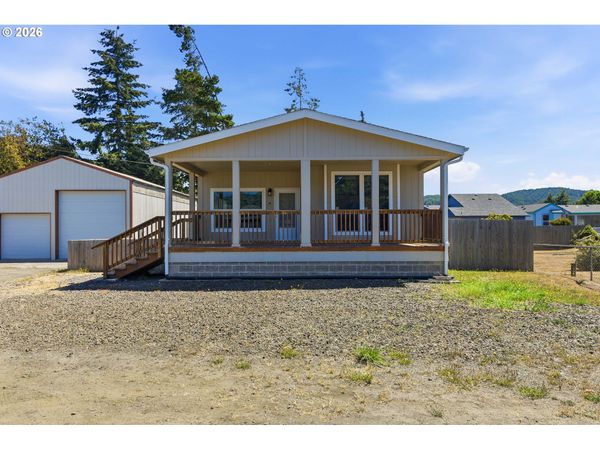 1565 N LAKE RD, Lakeside, OR 97449