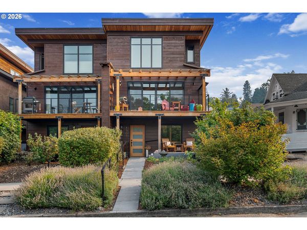 1307 COLUMBIA ST, Hood River, OR 97031