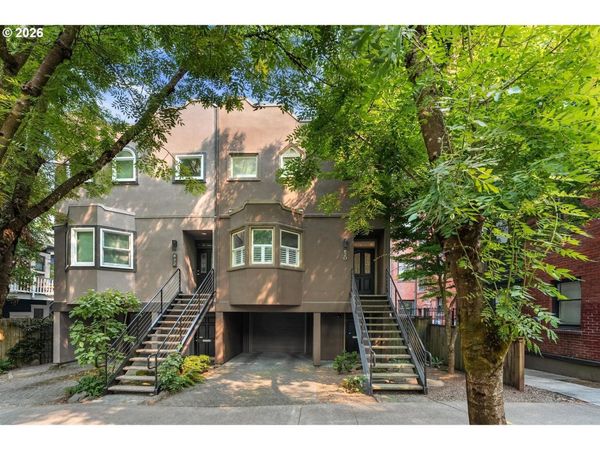 820 NW 22ND AVE, Portland, OR 97210