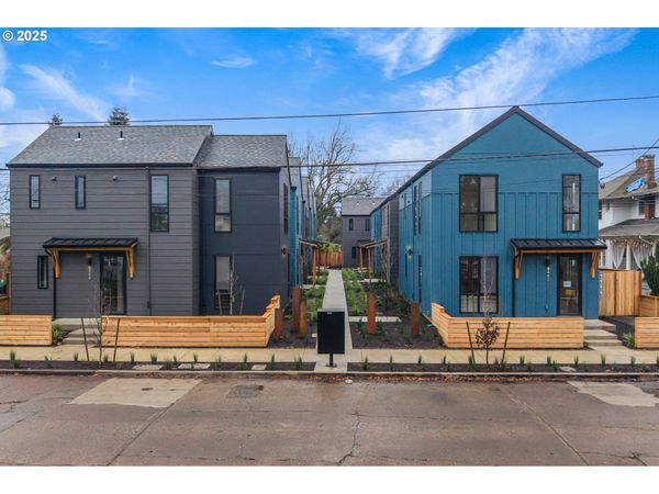 5484 SE Boise TER, Portland, OR 97206
