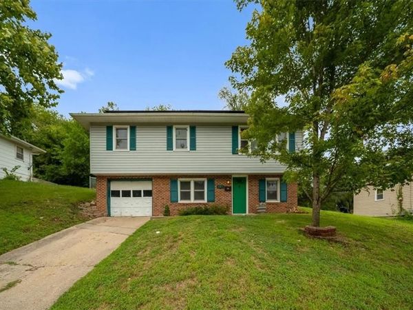 127 Collette Street, Excelsior Springs, MO 64024