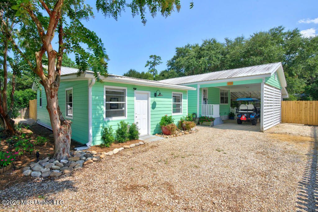 928 Longo Street, Waveland, MS 39576 Main Photo
