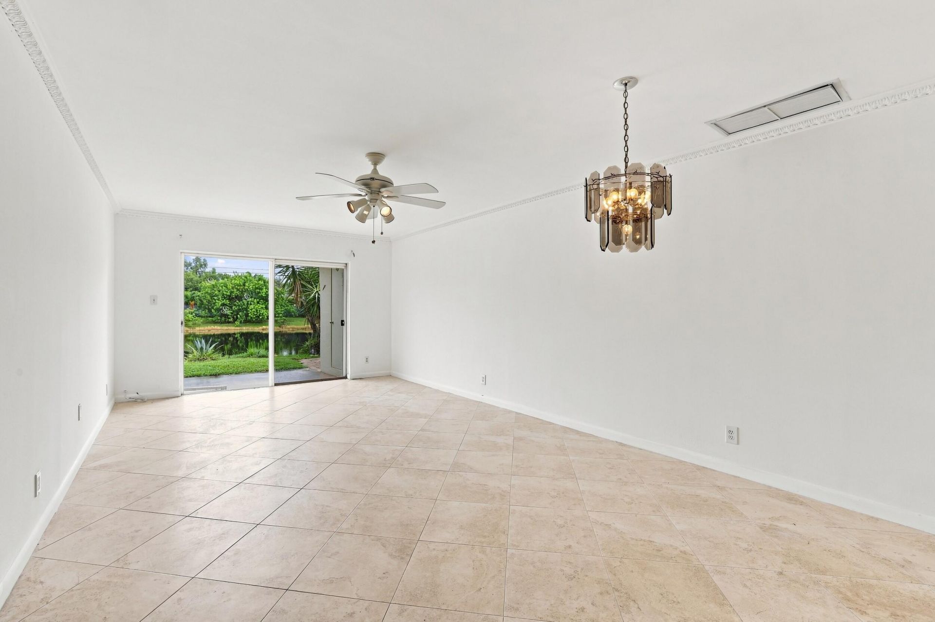 8829 Bella Vista Drive, Unit 282, Boca Raton, FL 33433 Photo