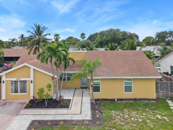 1127 NW 9th Street, Boynton Beach, FL 33426