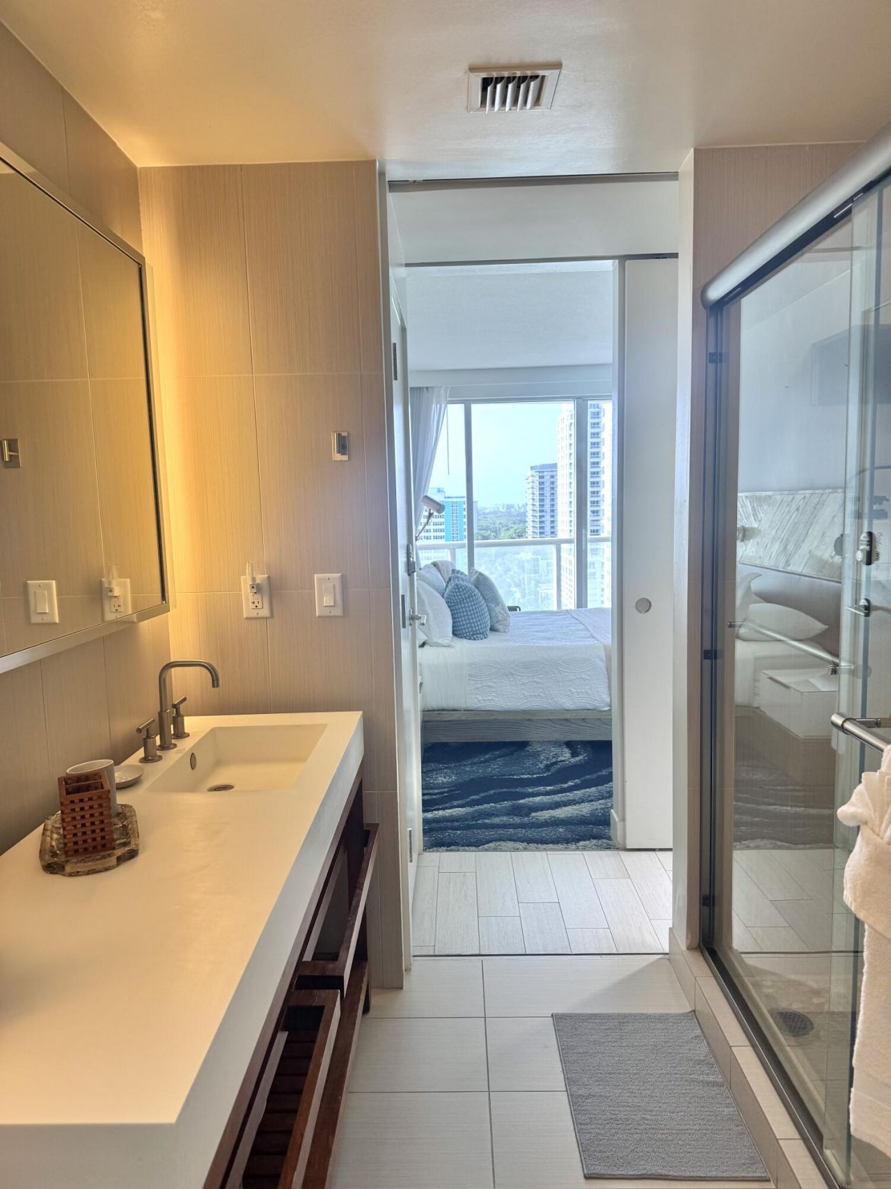 3101 Bayshore Drive, Unit 1508, Fort Lauderdale, FL 33304 Photo