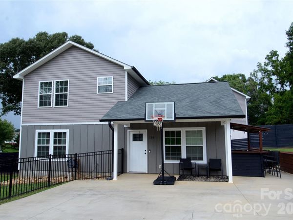 130 Bostic Street , Marion, NC 28752