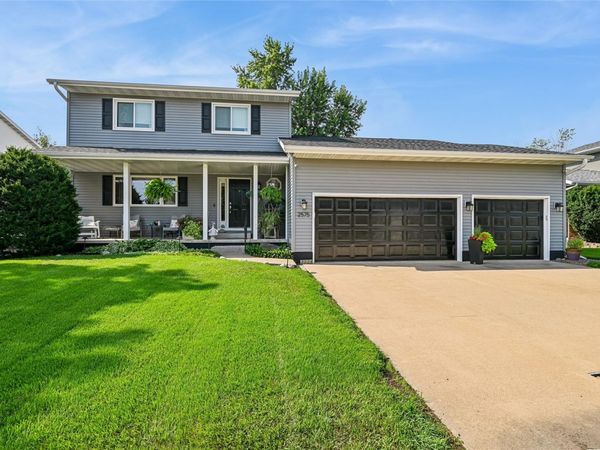 2575 Clark Avenue , Marion, IA 52302